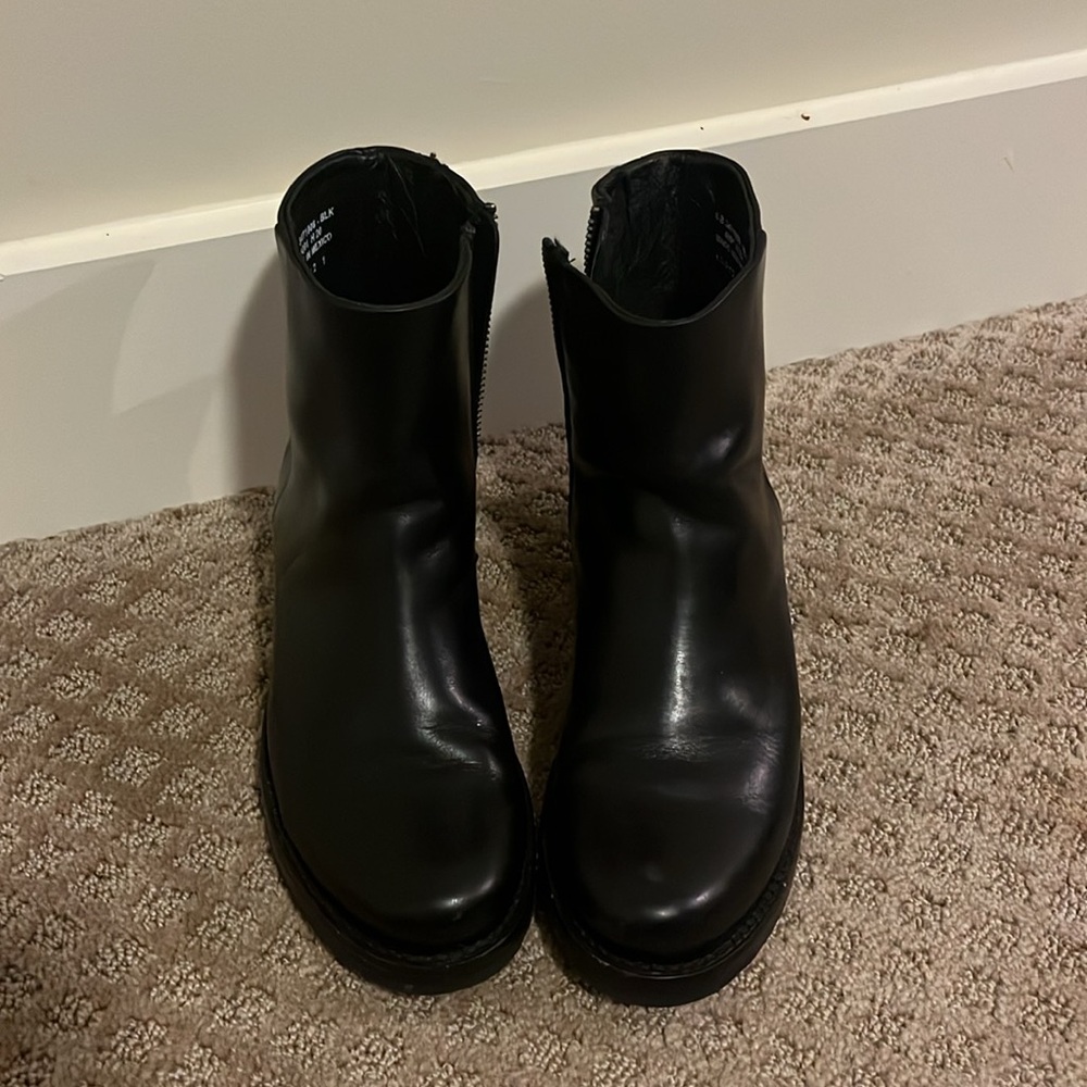 Barely Worn Veronica Inside Zip Boot - image 4